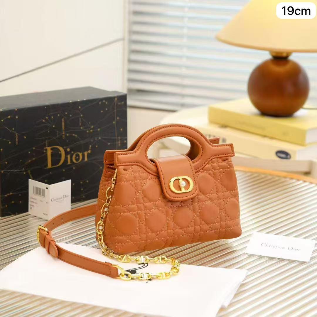 WhatsApp Image 2026-05-23 at 21.32.25 (2) Carrot Orange 19cm Luxury Iconic Designer Bag - Image 1