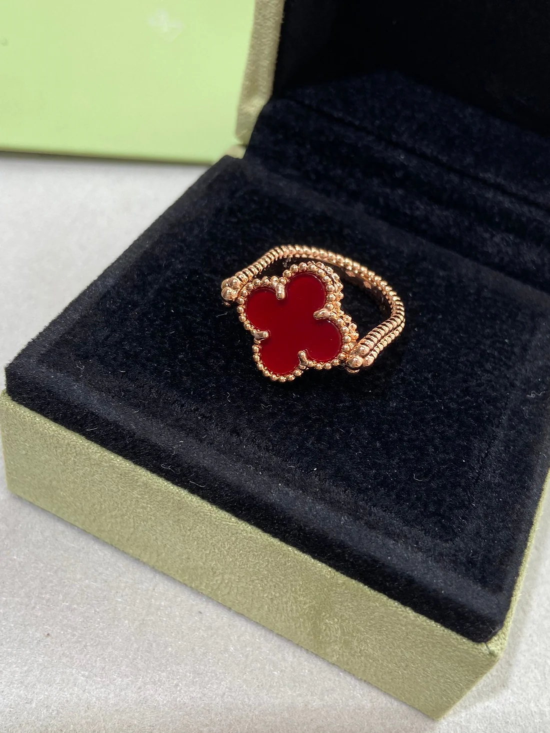 13335596054515072_9a02173d-488b-48ea-ab65-670556dfd23f.webp CLOVER RIVERSIBLE ROSE GOLD RING - 6, Carnelian - Image 1