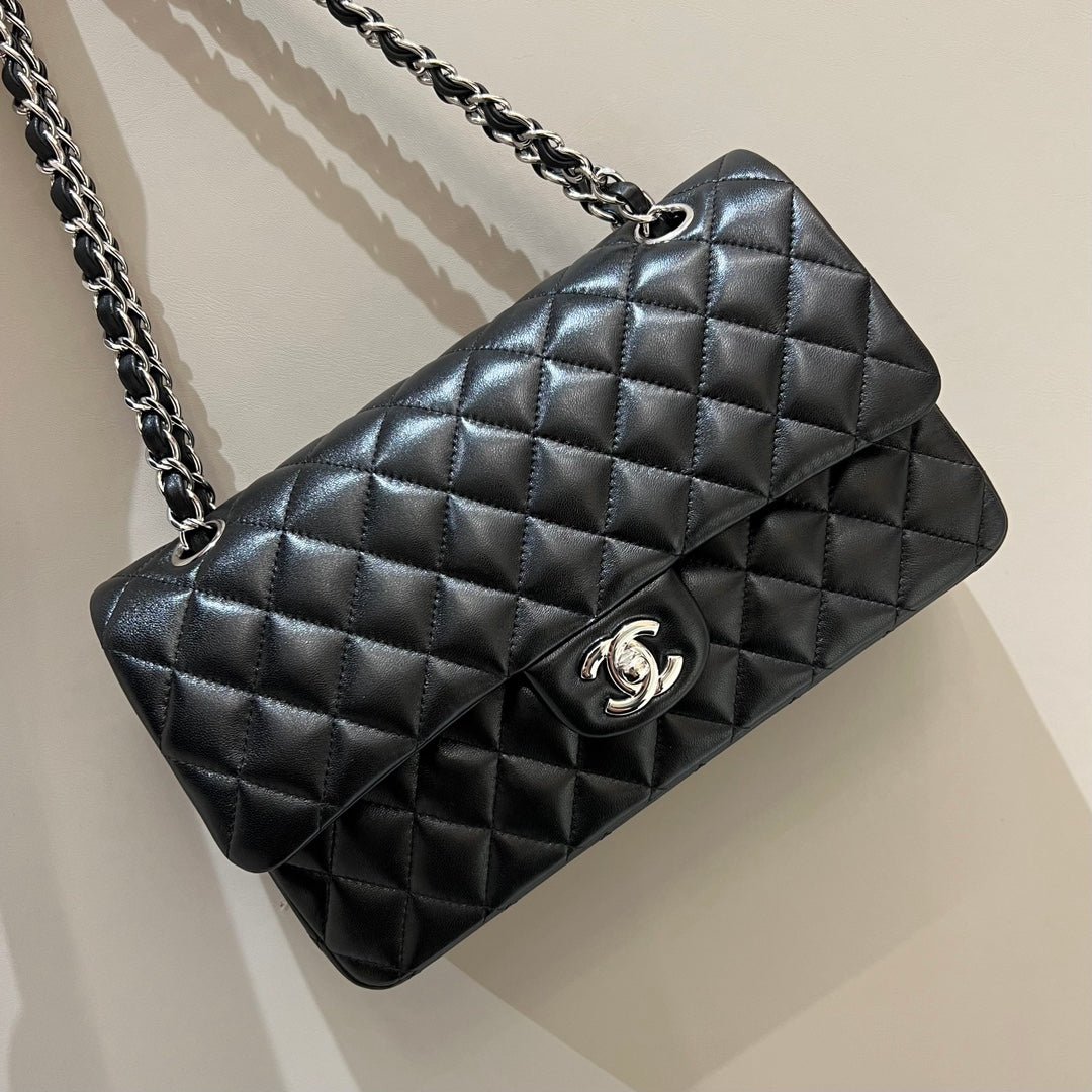 13339526774503848_fde0ce3b-5f16-47ed-8a2a-d50e8480943a FLAP BAG 25CM SILVER HARDWARE BLACK LAMBSKIN - Image 1
