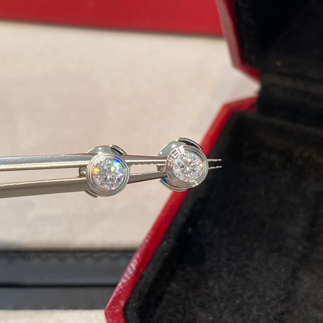 13347274708135190_b47ee0c8-82b4-41a0-b51c-1271e07922de.webp DAMOUR DIAMOND EARRINGS - Silver - Image 1