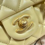 CHANEL 26S FLAP BAG 20 IN YELLOW LAMBSKIN - Image 3