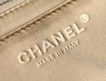 CHANEL 25S FLAP BAG 18 CM IN WHITE LAMBSKIN WITH GOLD HARDWARE - Image 8
