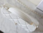 CHANEL 25S FLAP BAG 21 CM IN WHITE LAMBSKIN WITH GOLD HARDWARE - Image 8
