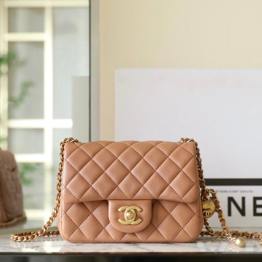 20241023_i1729652455_8797_2_jpg_9584a9d7-d715-41b5-af0e-d4d27c085c22 CHANEL 25S FLAP BAG 18 CM IN LIGHT BROWN LAMBSKIN WITH GOLD HARDWARE - Image 1