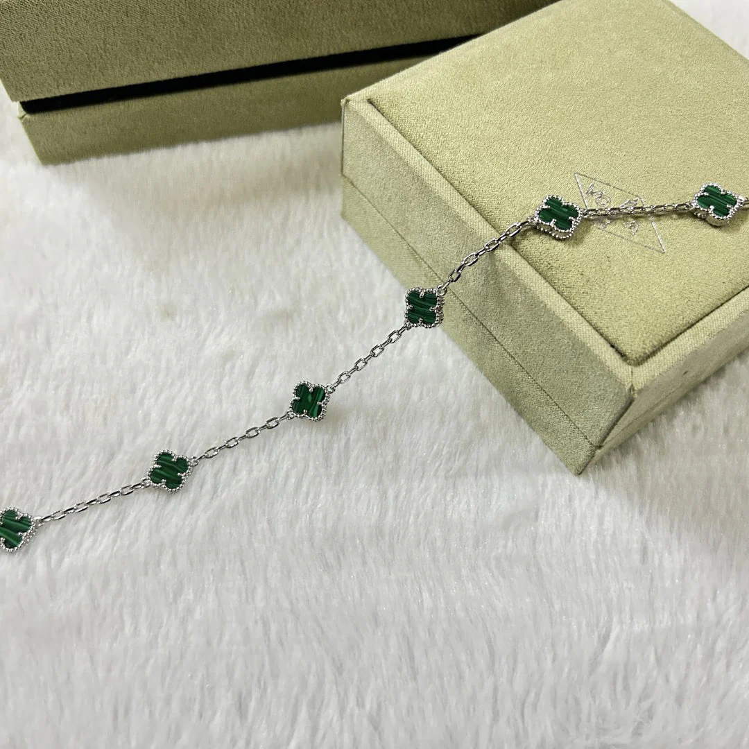 IMG_3233_df4a24a8-cf89-4fe4-964b-9c011874f3ae.webp CLOVER 6 MOTIF MALACHITE BRACELET - Silver, 16(Customizable) - Image 1