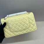 25C FLAP BAG 25 IN YELLOW QUILTED LAMBSKIN GOLD HARDWARE - Image 17
