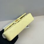 25C FLAP BAG 25 IN YELLOW QUILTED LAMBSKIN GOLD HARDWARE - Image 5