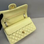25C FLAP BAG 25 IN YELLOW QUILTED LAMBSKIN GOLD HARDWARE - Image 13