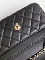 CC FLAP BAG 19 IN BLACK CALFSKIN GOLD HARDWARE - Image 14