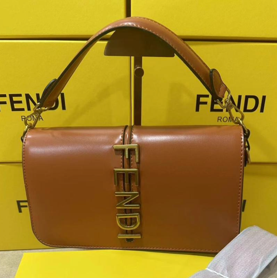 Screenshot 2026-06-04 at 14.03.35 Amber Oak 25cm Luxury Designer Bag - Image 1