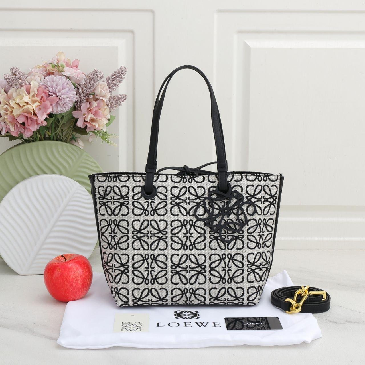 WhatsApp Image 2026-06-04 at 19.06.44 Chess Royale, 38cm Luxury Designer Bag - Image 1