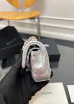 CHANEL 25S FLAP CHARM BAG 13 IN SILVER METALLIC LAMBSKIN - Image 3
