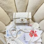 CHANEL 26S FLAP BAG 20 IN WHITE LAMBSKIN - Image 9