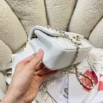 CHANEL 26S FLAP BAG 20 IN WHITE LAMBSKIN - Image 7