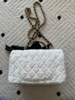 CHANEL 25S MINI FLAP BAG 23 IN CREAM WHITE TWEED WITH GOLD HARDWARE - Image 10