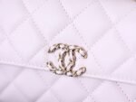 CHANEL 25S KELLY IN PASTEL PINK LAMBSKIN WITH GOLD HARDWARE - Image 3