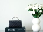 CHANEL 25S KELLY IN BLACK LAMBSKIN WITH GOLD HARDWARE - Image 15