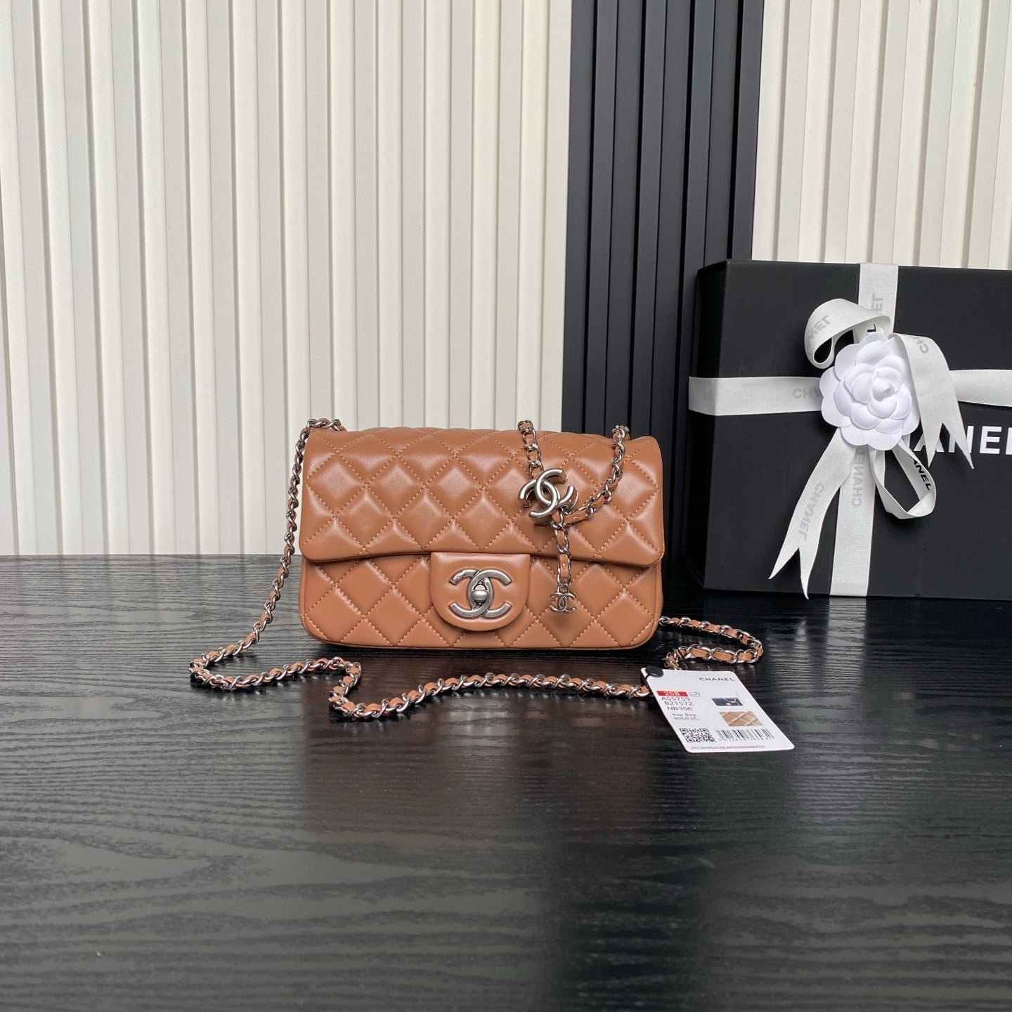 img_70762a6f_20250829_i1756412222311_5165_0_0_jpg CHANEL 25S FLAP BAG 20 IN DARK CARAMEL CALFSKIN SILVER HARDWARE - Image 1