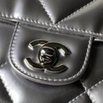 CHANEL 25S FLAP BAG 29 IN SILVER METALLIC CALFSKIN - Image 2