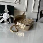 CHANEL 25S FLAP BAG 29 IN METALLIC GOLD CALFSKIN - Image 4
