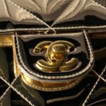 CHANEL 25S FLAP BAG 29 IN METALLIC GOLD CALFSKIN - Image 6