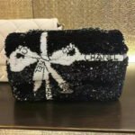 CHANEL 25S FLAP BAG 20 CM IN BLACK SEQUINS WITH WHITE BOW - Image 2