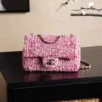 CHANEL 25S FLAP BAG 21 CM IN PINK SEQUINED TWEED WITH GOLD HARDWARE - Image 10
