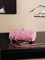 CHANEL 25S FLAP BAG 21 CM IN PINK SEQUINED TWEED WITH GOLD HARDWARE - Image 6