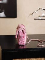 CHANEL 25S FLAP BAG 21 CM IN PINK SEQUINED TWEED WITH GOLD HARDWARE - Image 13