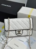 QUILTED FLAP BAG WITH BLACK TRIM 19 IN WHITE LAMBSKIN - Image 7