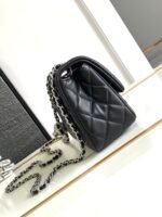 CC SMALL 17 FLAP BAG IN BLACK CALFSKIN - Image 9