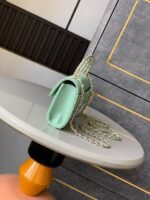 CHANEL 25S KELLY BAG 18 IN LIGHT GREEN CAVIAR LEATHER WITH GOLD HARDWARE - Image 12