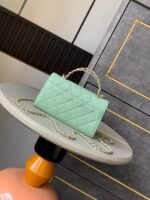 CHANEL 25S KELLY BAG 18 IN LIGHT GREEN CAVIAR LEATHER WITH GOLD HARDWARE - Image 2