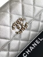 CHANEL 25S KELLY BAG 18 IN SILVER CAVIAR LEATHER WITH GOLD HARDWARE STYLE 2 - Image 11