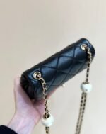 25S CHANEL CROSSBODY HANDBAG 17 IN BLACK LAMBSKIN GOLD HARDWARE - Image 15