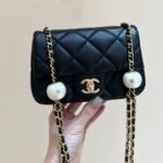 25S CHANEL CROSSBODY HANDBAG 17 IN BLACK LAMBSKIN GOLD HARDWARE - Image 10