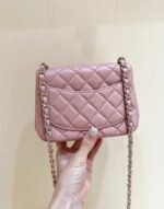 CHANEL 25S FLAP BAG 17 CM IN LIGHT PINK LAMBSKIN WITH GOLD HARDWARE - Image 12