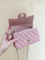 CHANEL 25S FLAP BAG 20 CM IN LIGHT PINK LAMBSKIN WITH GOLD HARDWARE - Image 16