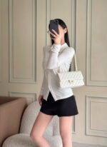 CHANEL 25S CLASSIC FLAP BAG 25 CM IN WHITE LAMBSKIN WITH GOLD HARDWARE - Image 13