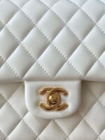 CHANEL 25S CLASSIC FLAP BAG 25 CM IN WHITE LAMBSKIN WITH GOLD HARDWARE - Image 11