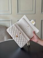 CHANEL 25S CLASSIC FLAP BAG 25 CM IN WHITE LAMBSKIN WITH GOLD HARDWARE - Image 18