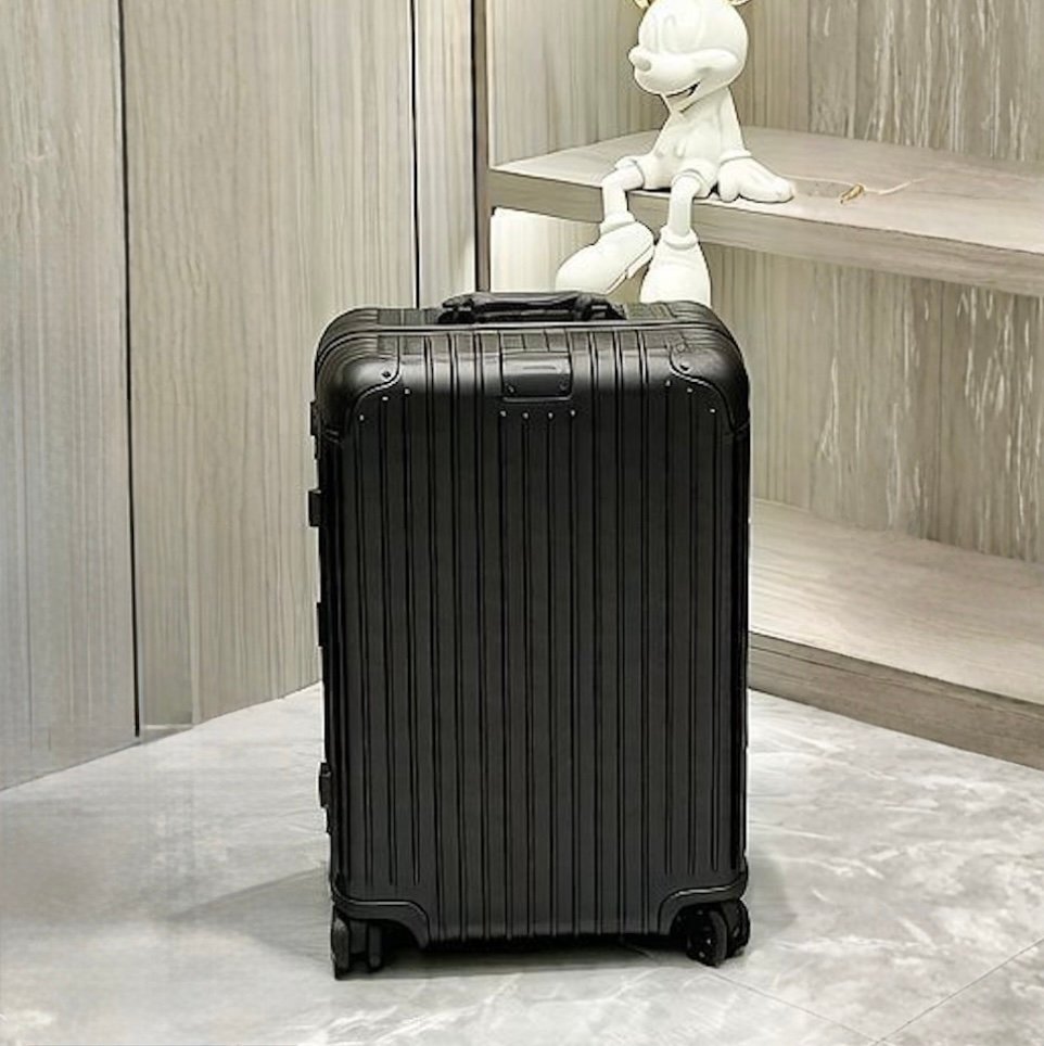 Screenshot Medium Phantom Black Luxury Iconic Designer Suitcase - Image 1