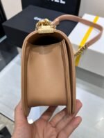 BOY BAG MEDIUM 25 BROWN CAVIAR GOLD HARDWARE - Image 5