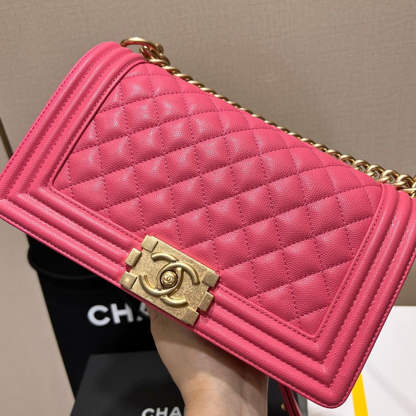 13344149085951094_16d2eab3-5184-4e2f-8b25-fa0c5a78c15d BOY BAG MEDIUM 25 RED CAVIAR GOLD HARDWARE - Image 1