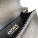 CC MEDIUM 25 BOY BAG IN BLACK LAMBSKIN SILVER HARDWARE - Image 17