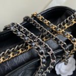 CC GABRIELLE MINI 20 HOBO BAG IN BLACK CALFSKIN - Image 4
