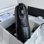 CC GABRIELLE MEDIUM 28 HOBO BAG IN BLACK CALFSKIN - Image 18