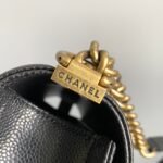 SMALL BOY BAG 20 IN BLACK LAMBSKIN GOLD HARDWARE - Image 7