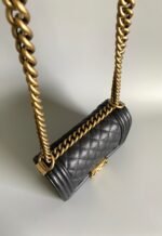 SMALL BOY BAG 20 IN BLACK LAMBSKIN GOLD HARDWARE - Image 17