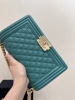 BOY BAG MEDIUM 25 EVERGREEN CAVIAR GOLD HARDWARE - Image 3